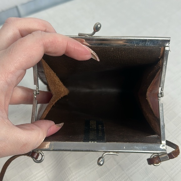 Kiss Lock closure Elegant Brown Mini Bag - Picture 5 of 7